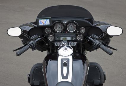 HARLEY-DAVIDSON   تطرح Electra Glide الأنيقة